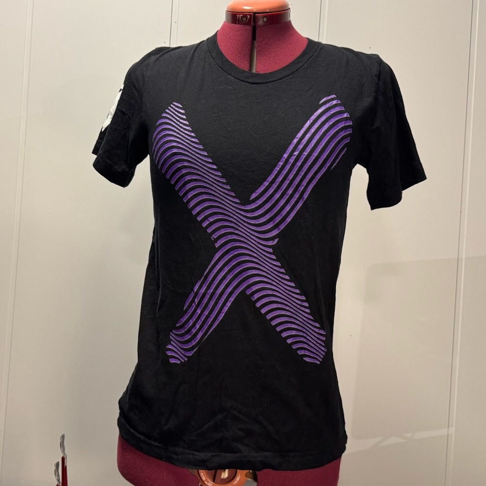 WWE FINN BALOR “PURPLE X” JUDGMENT DAY T-SHIRT OFFICIAL